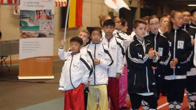 le 25 avril 2015 à Dendermonde, Belgique, L'équipe de Wushu moderne - FWF compos...