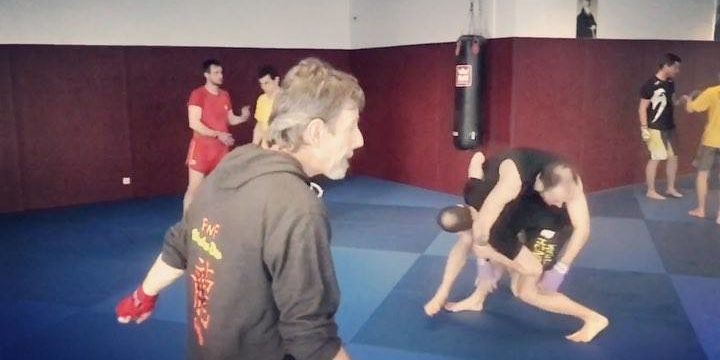 Un stage gratuit de Sanda a eu lieu dans le club d'Adrien Arjona, Lyon 8e ,dirig...