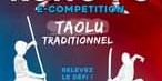 L’image contient peut-être : 1 personne, texte qui dit ’OPEN NATIONAL KUNG FU E-COMPETITION TAOLU TRADITIONNEL RELEVEZ LE DÉFI U9AU30 9 AU 30 NOVEMBRE 2020 Infos et inscriptions sur www.faemc.fr HA www.faemc.fr FÉDÉRATION DES ARTS ÉNERGÉTIQUES ET MARTIAUX CHINOIS MEMBRE DU CNOSF aemc wushuradiennels’